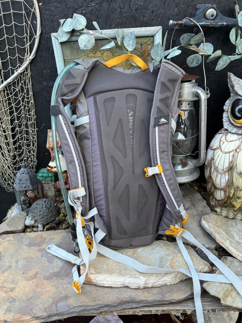 Custom 1 of 1 Bee Patch High Sierra 12L Hydration Backpack with 2L Reservoir. - Picture 5 of 13